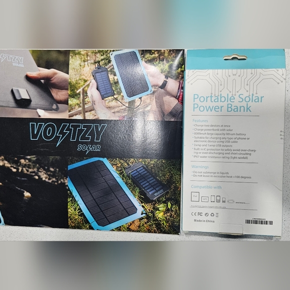 Voltzy Solar, portable versatile solar panel charger and the Portable battery - Picture 2 of 6